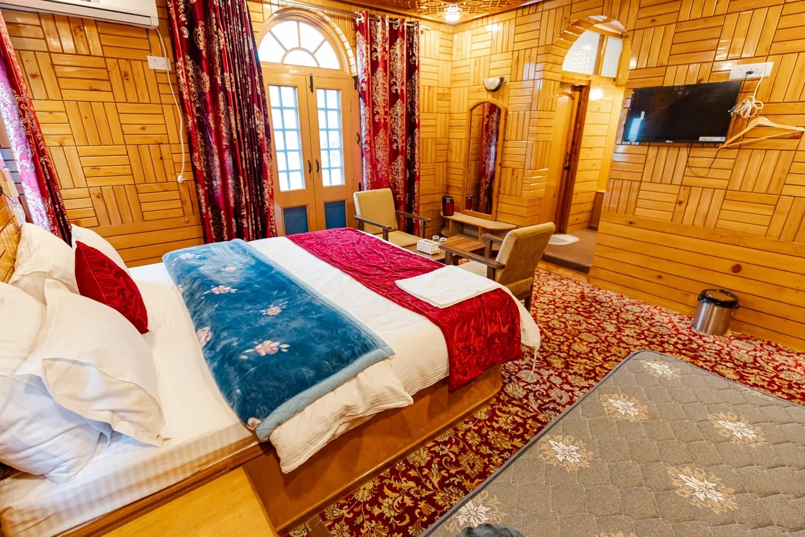 Heritage Walnut Suite